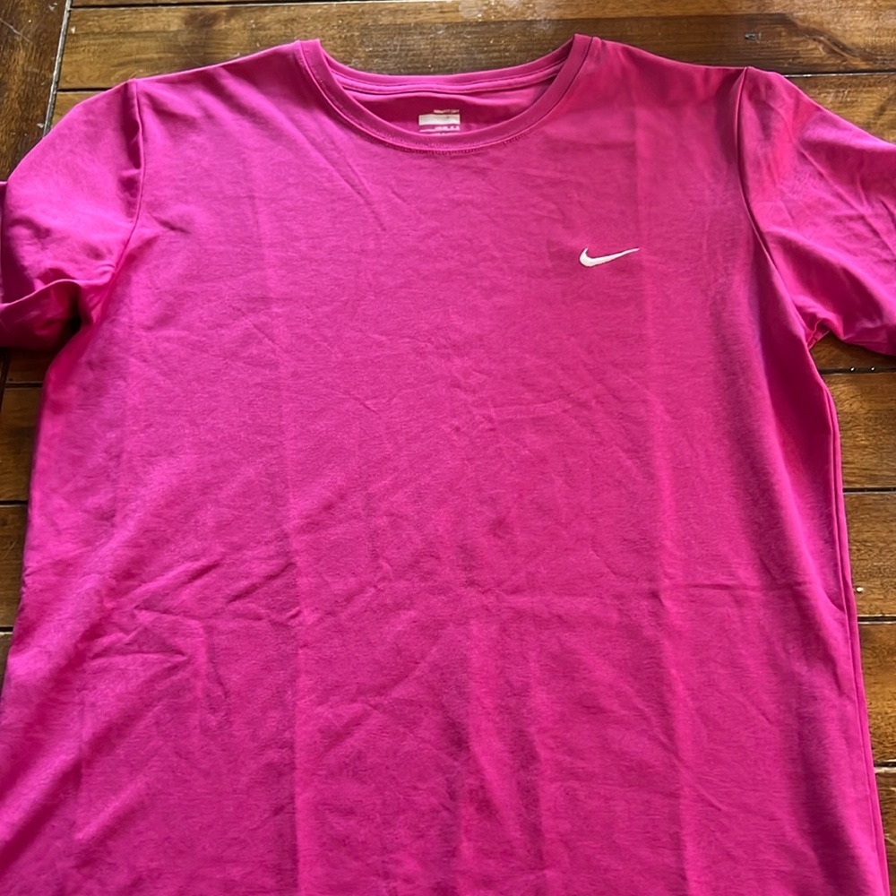 Nike Dry Fit workout top. Like new.